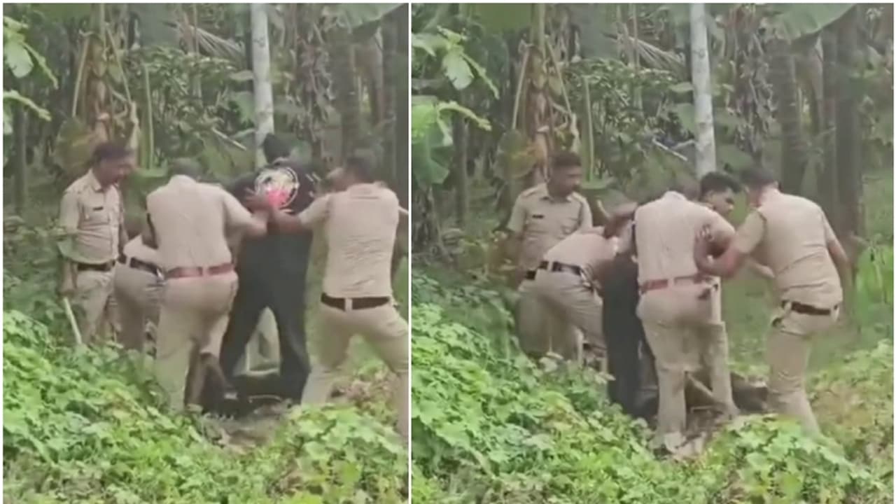 മദ്യലഹരിയിൽ പൊലീസിന് നേരെ കയ്യേറ്റം, അസഭ്യം; യുവാവിനെ പൊലീസ് ബലപ്രയോഗത്തിലൂടെ കീഴടക്കി മദ്യലഹരിയിൽ പൊലീസിന് നേരെ കയ്യേറ്റം, അസഭ്യം; യുവാവിനെ പൊലീസ് ബലപ്രയോഗത്തിലൂടെ കീഴടക്കി