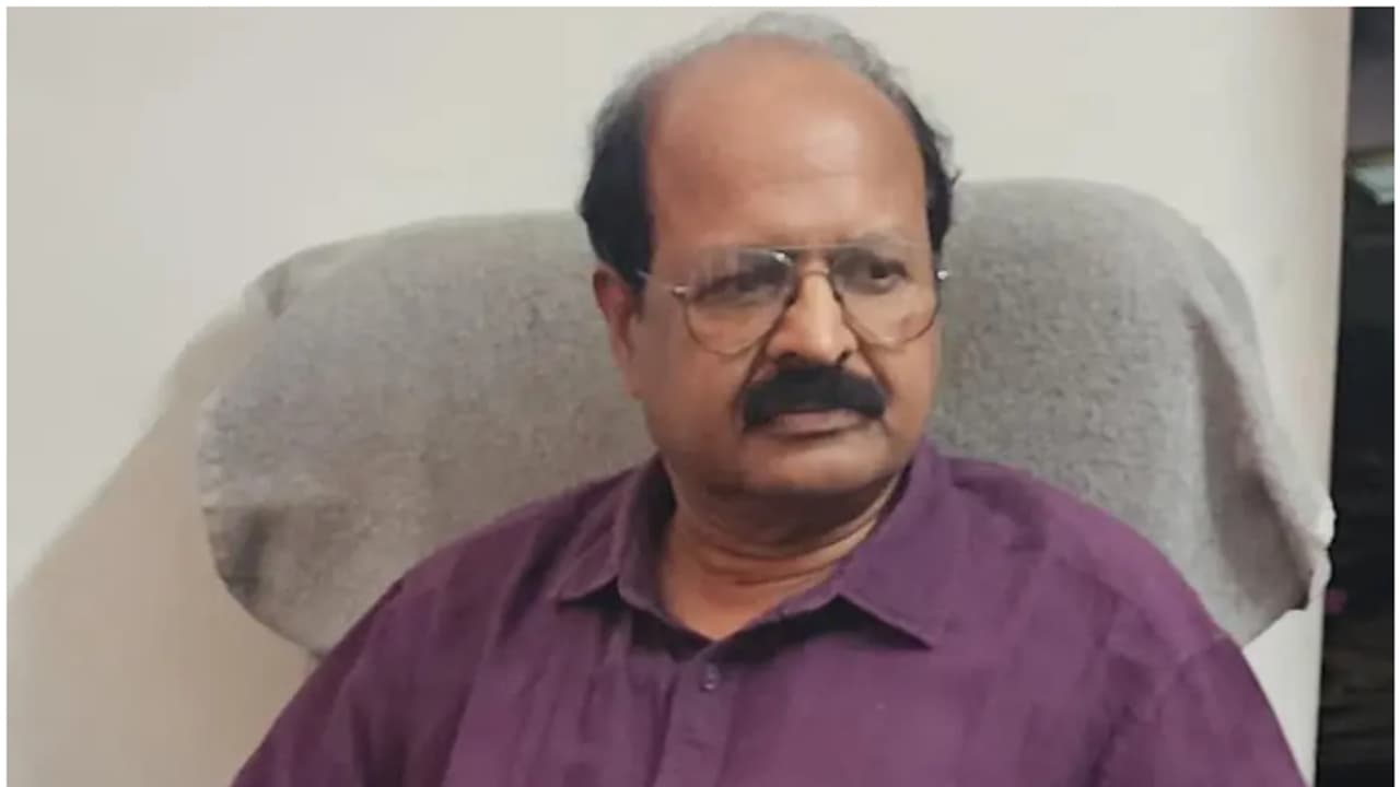 ലോൺ അക്കൗണ്ട് 1.40 കോടി രൂപയുടെ ഓവർ ഡ്രാഫ്റ്റ് ആയി; 50,000 കിട്ടാൻ വേണ്ടിയുള്ള ഭീഷണി, കൈക്കൂലി കേസിൽ അറസ്റ്റ് ലോൺ അക്കൗണ്ട് 1.40 കോടി രൂപയുടെ ഓവർ ഡ്രാഫ്റ്റ് ആയി; 50,000 കിട്ടാൻ വേണ്ടിയുള്ള ഭീഷണി, കൈക്കൂലി കേസിൽ അറസ്റ്റ്