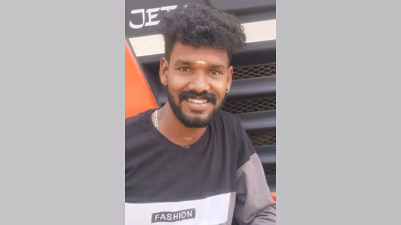 ജോലിയിൽ കയറിയിട്ട് 3 ദിവസം, തലയ്ക്കോട് അണ്ടർപാസേജിന് സമീപത്തെ സ്റ്റോർ റൂമിൽ ടിപ്പർ ലോറി ഡ്രൈവർ മരിച്ച നിലയിൽ ജോലിയിൽ കയറിയിട്ട് 3 ദിവസം, തലയ്ക്കോട് അണ്ടർപാസേജിന് സമീപത്തെ സ്റ്റോർ റൂമിൽ ടിപ്പർ ലോറി ഡ്രൈവർ മരിച്ച നിലയിൽ