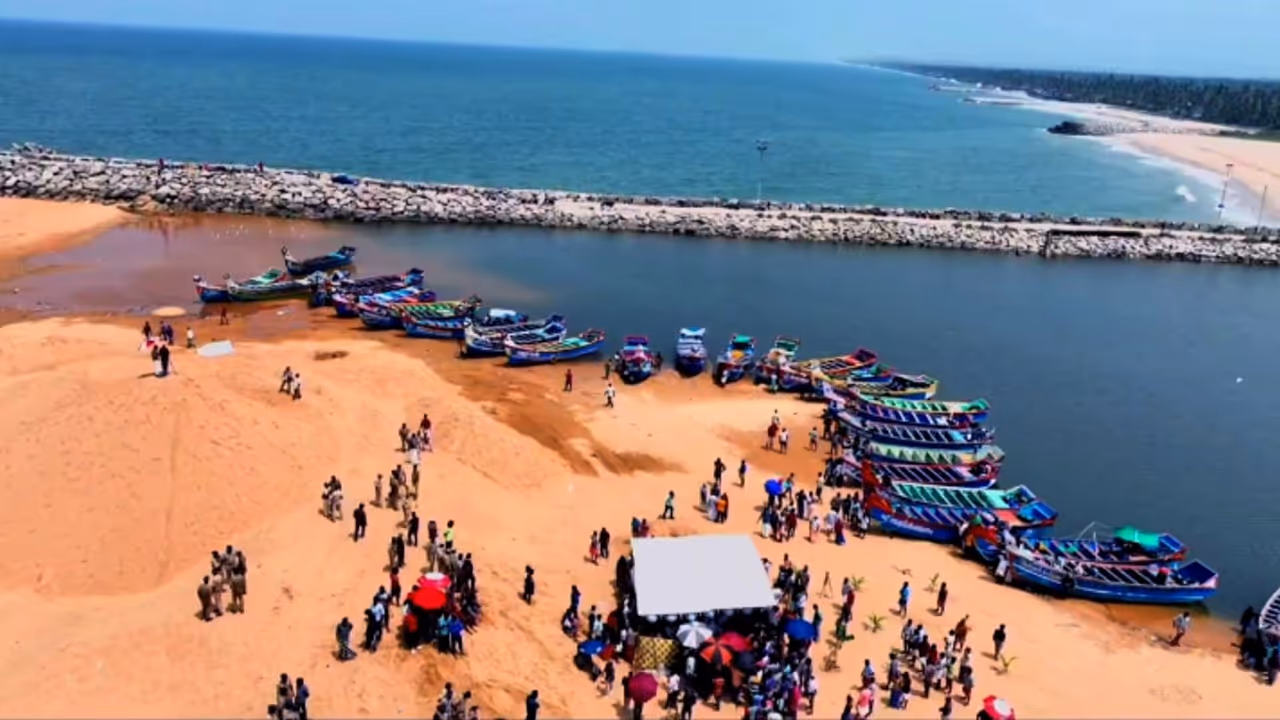 മുതലപ്പൊഴിയിൽ അനിശ്ചിതകാല സമരം തുടരും; നിലവിലെ സാഹചര്യത്തിൽ പൊഴി മുറിക്കാൻ അനുവദിക്കില്ലെന്ന് സമരക്കാര് മുതലപ്പൊഴിയിൽ അനിശ്ചിതകാല സമരം തുടരും; നിലവിലെ സാഹചര്യത്തിൽ പൊഴി മുറിക്കാൻ അനുവദിക്കില്ലെന്ന് സമരക്കാര്