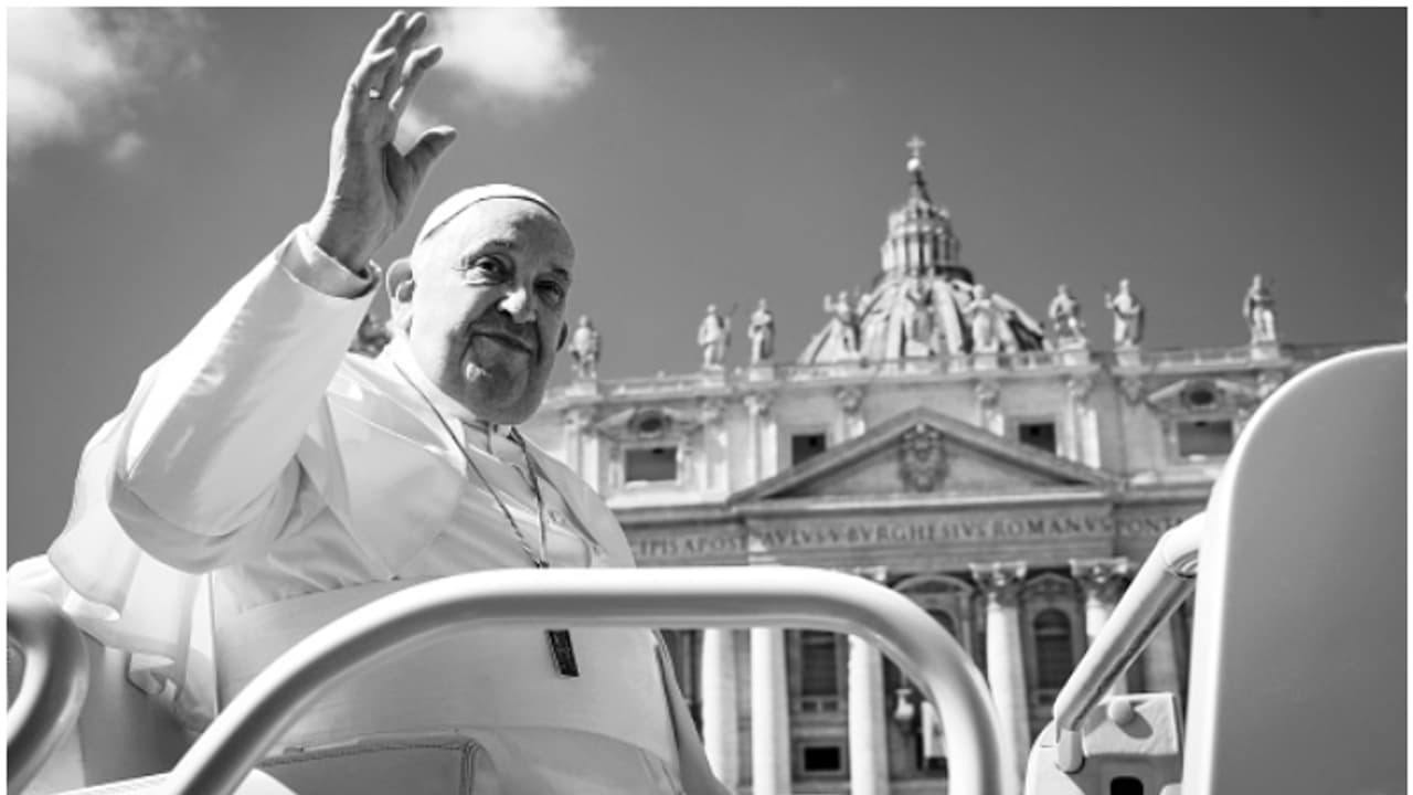 വത്തിക്കാൻ കൊട്ടാരം ഉപേക്ഷിച്ച് അതിഥി മന്ദിരത്തിൽ, ചരിത്രപരമായ ക്ഷമാപണമടക്കം മാറ്റത്തിൻ്റെ കൊടുങ്കാറ്റ് വീശി