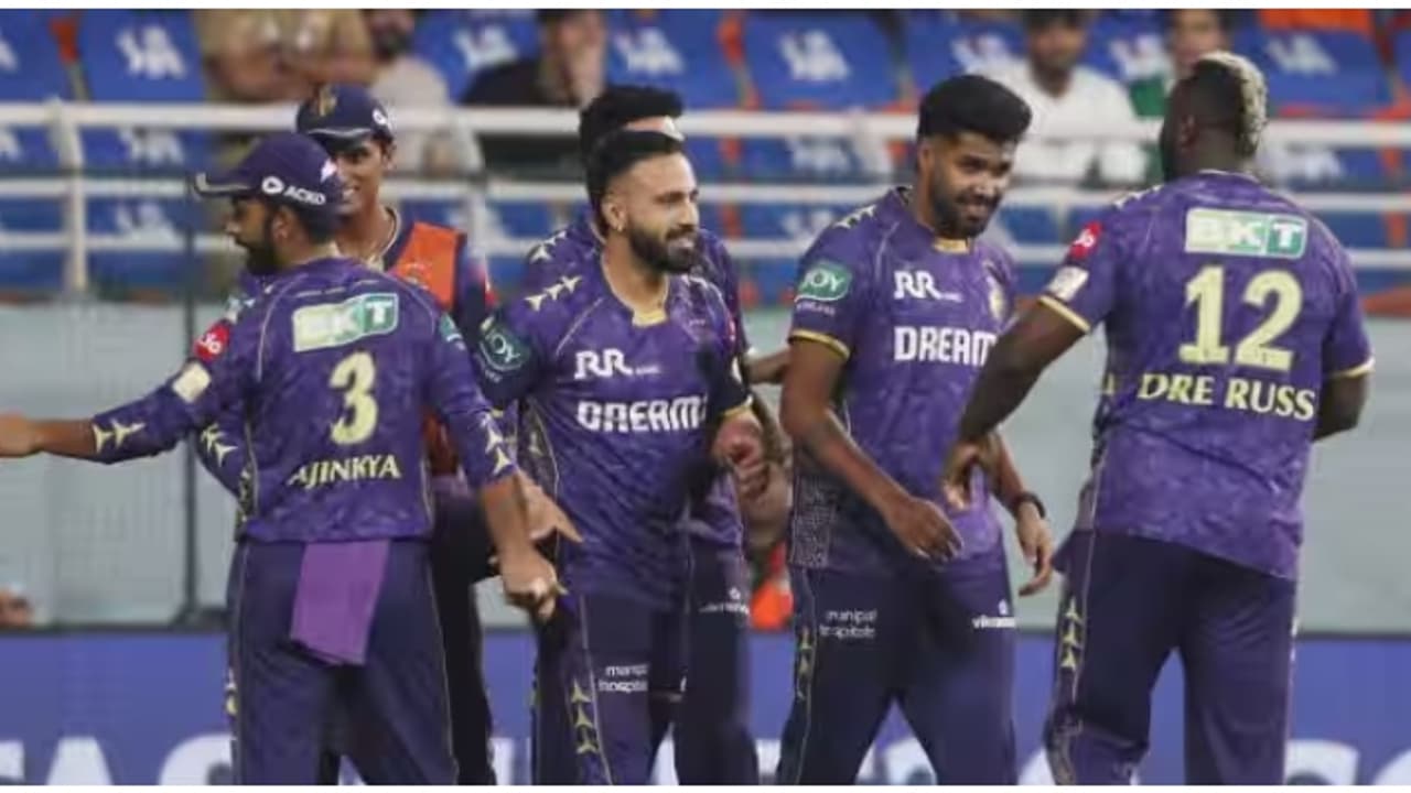 പവർ പ്ലേയിൽ ഗുജറാത്തിനെ എറിഞ്ഞുപിടിച്ച് കൊൽക്കത്ത; വിയർത്ത് ഗില്ലും സുദർശനും പവർ പ്ലേയിൽ ഗുജറാത്തിനെ എറിഞ്ഞുപിടിച്ച് കൊൽക്കത്ത; വിയർത്ത് ഗില്ലും സുദർശനും