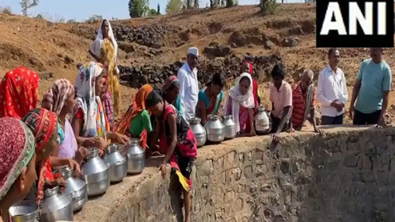 Maharashtra: Women walk kilometres daily, risk lives for water amid dry wells in Nashik, Yavatmal villages; WATCH