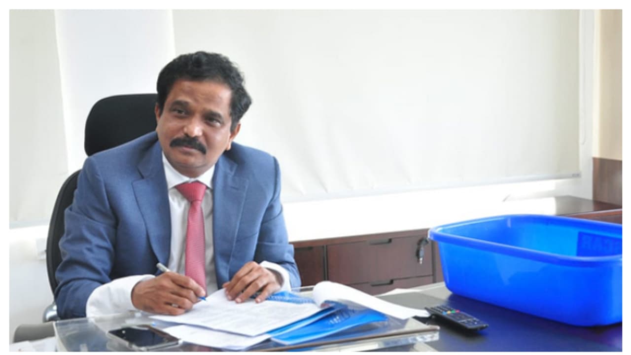 നടിയെ പീഡിപ്പിച്ചെന്ന് പരാതി, ആന്ധ്ര മുൻ ഇന്റലിജന്റ്സ് മേധാവി അറസ്റ്റിൽ നടിയെ പീഡിപ്പിച്ചെന്ന് പരാതി, ആന്ധ്ര മുൻ ഇന്റലിജന്റ്സ് മേധാവി അറസ്റ്റിൽ