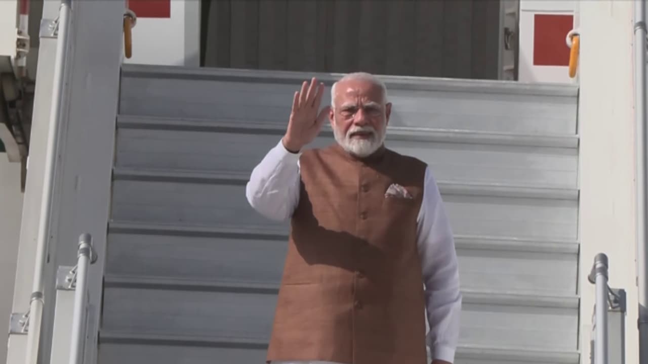 ഇന്ത്യയ്ക്കും സൗദിക്കും ഇടയിൽ വൈദ്യുതി ഗ്രിഡ്, സാധ്യത പഠനം നടക്കുന്നതായി മോദി ഇന്ത്യയ്ക്കും സൗദിക്കും ഇടയിൽ വൈദ്യുതി ഗ്രിഡ്, സാധ്യത പഠനം നടക്കുന്നതായി മോദി