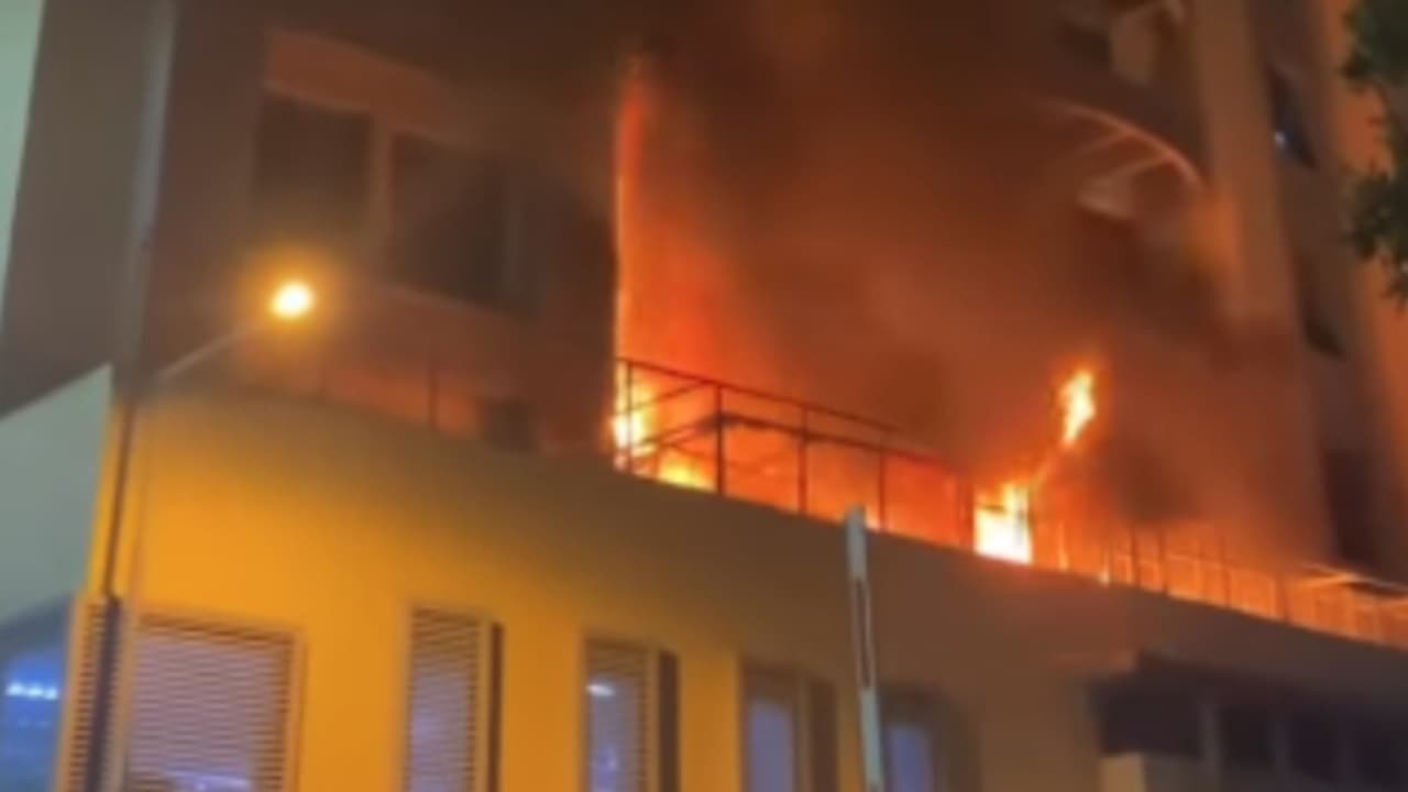 ബഹ്റൈനില് താമസ കെട്ടിടത്തില് തീപിടിത്തം, ഒരു മൃതദേഹം കണ്ടെത്തി ബഹ്റൈനില് താമസ കെട്ടിടത്തില് തീപിടിത്തം, ഒരു മൃതദേഹം കണ്ടെത്തി