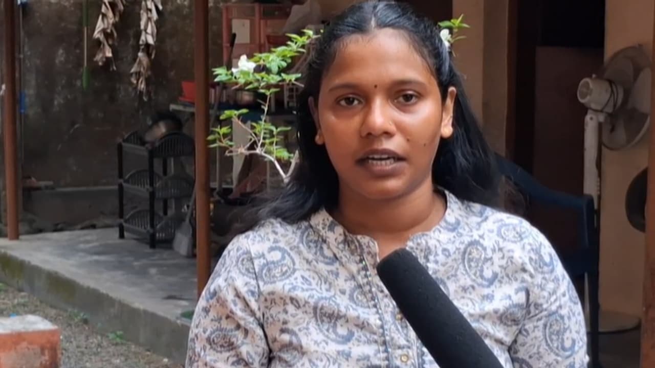 മഹിളാ അസോസിയേഷൻ നേതാവ് ജാതി അധിക്ഷേപം നടത്തിയെന്ന് പരാതി; സിപിഎം ഓഫീസ് ജീവനക്കാരിയെ ചുമതലകളിൽ നിന്ന് നീക്കി 