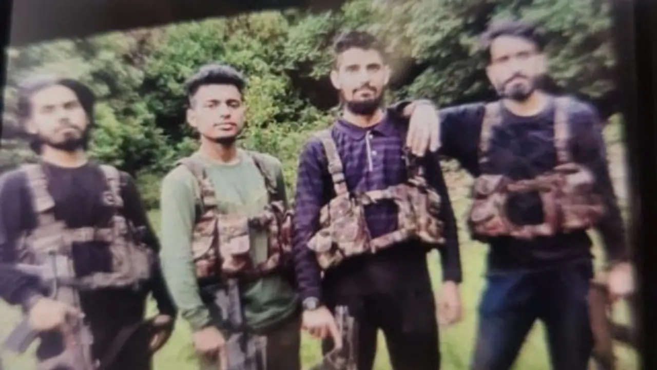 Pakistan's Hand is Exposed: ಪಾಕ್ ಕೈವಾಡ ಬಯಲು ಫೋಟೋ ರಿಲೀಸ್, ತಿಂಗಳಿನಿಂದ ಪಹಲ್ಗಾಮ್ನಲ್ಲಿ ಬೀಡು ಬಿಟ್ಟಿದ್ದ ಉಗ್ರರು! Pakistan's Hand is Exposed: ಪಾಕ್ ಕೈವಾಡ ಬಯಲು ಫೋಟೋ ರಿಲೀಸ್, ತಿಂಗಳಿನಿಂದ ಪಹಲ್ಗಾಮ್ನಲ್ಲಿ ಬೀಡು ಬಿಟ್ಟಿದ್ದ ಉಗ್ರರು!