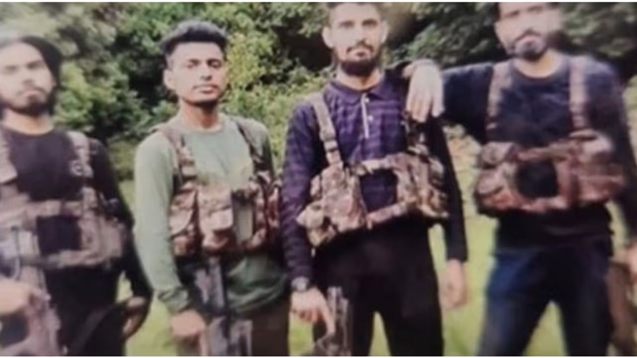 പഹൽഗാം: '2 ഭീകരർ പരിശീലനം ലഭിച്ച പാക് പട്ടാള കമാൻഡോകൾ', പാക് മാധ്യമപ്രവർത്തകന്‍റെ നിർണായക വെളിപ്പെടുത്തൽ