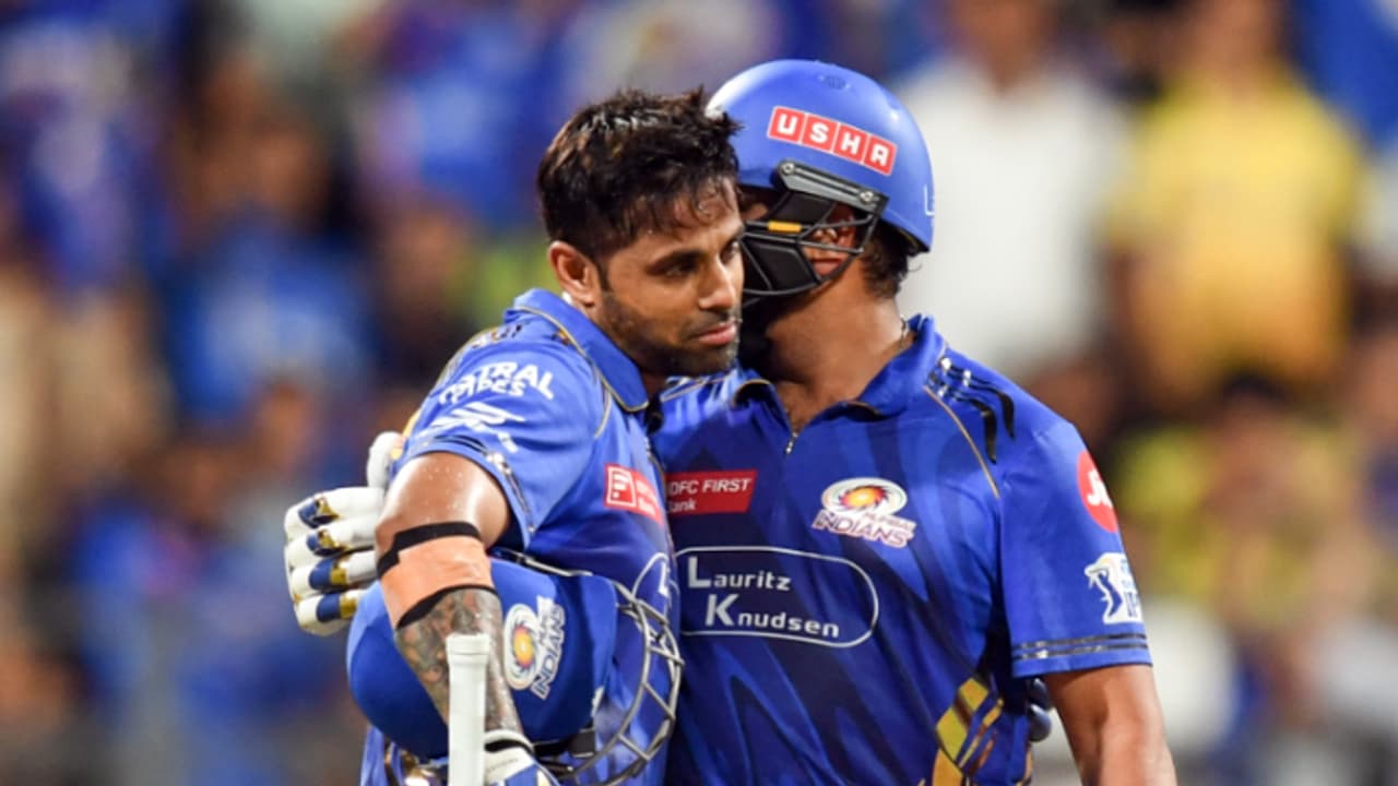 സണ്റൈസേഴ്സിനെ ഒറ്റയ്ക്ക് തീര്ത്ത് ഹിറ്റ്മാന്, സ്കൈ ഫിനിഷിംഗും; മുംബൈ ഇന്ത്യന്സിന് 7 വിക്കറ്റ് ജയം സണ്റൈസേഴ്സിനെ ഒറ്റയ്ക്ക് തീര്ത്ത് ഹിറ്റ്മാന്, സ്കൈ ഫിനിഷിംഗും; മുംബൈ ഇന്ത്യന്സിന് 7 വിക്കറ്റ് ജയം