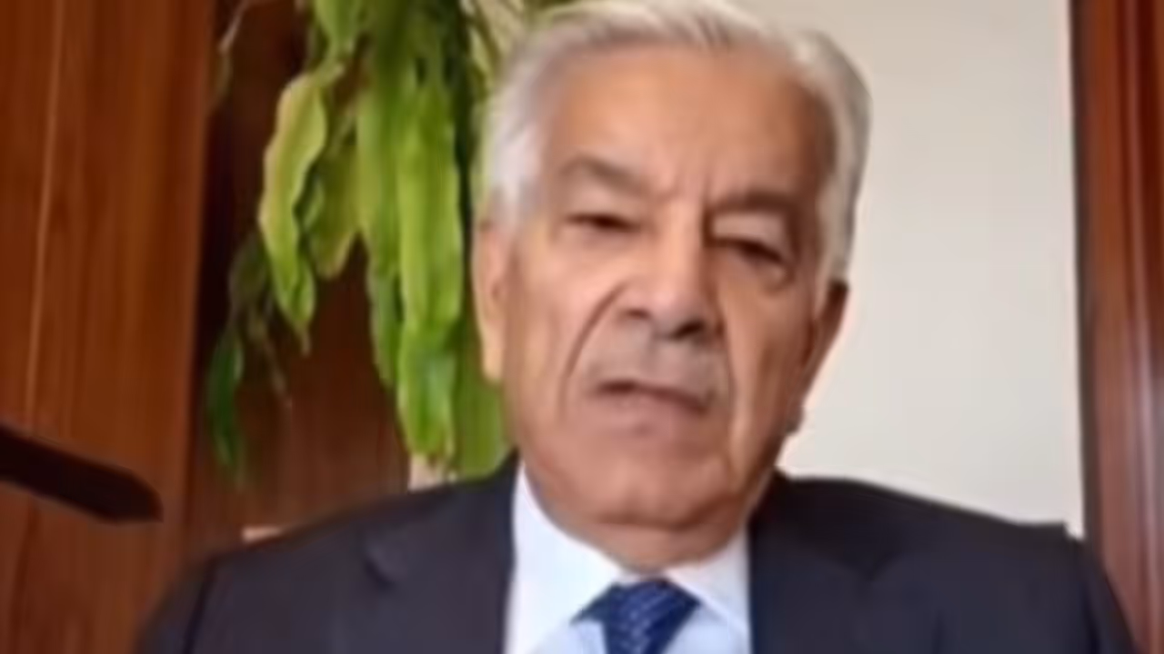 ഇന്ത്യയ്ക്ക് മറുപടി നൽകുമെന്ന് പാക് പ്രതിരോധ മന്ത്രി, സേനകൾക്ക് ജാഗ്രതാ നിർദ്ദേശം; സുരക്ഷാ കൗൺസിൽ യോഗം ചേരും ഇന്ത്യയ്ക്ക് മറുപടി നൽകുമെന്ന് പാക് പ്രതിരോധ മന്ത്രി, സേനകൾക്ക് ജാഗ്രതാ നിർദ്ദേശം; സുരക്ഷാ കൗൺസിൽ യോഗം ചേരും