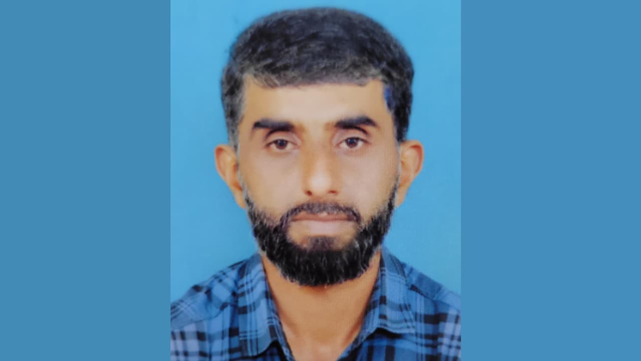 തിരുനാളിനോട് അനുബന്ധിച്ച് അലങ്കാരപ്പണിക്കിടെ പള്ളിയുടെ മുകളിൽ നിന്നും വീണു; ചികിത്സയിലായിരുന്ന യുവാവ് മരിച്ചു തിരുനാളിനോട് അനുബന്ധിച്ച് അലങ്കാരപ്പണിക്കിടെ പള്ളിയുടെ മുകളിൽ നിന്നും വീണു; ചികിത്സയിലായിരുന്ന യുവാവ് മരിച്ചു