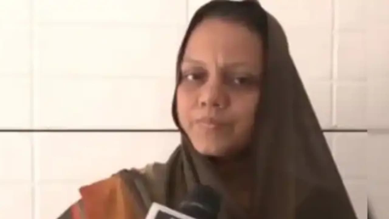 'പുരുഷന്മാരെ 2 ഗ്രൂപ്പായി തിരിച്ചു, ഹിന്ദു, മുസ്ലീം, വെടിവച്ച ശേഷം അവര്‍ ചിരിച്ചു' നടുക്കത്തിൽ നേരിൽ കണ്ടവര്‍ 