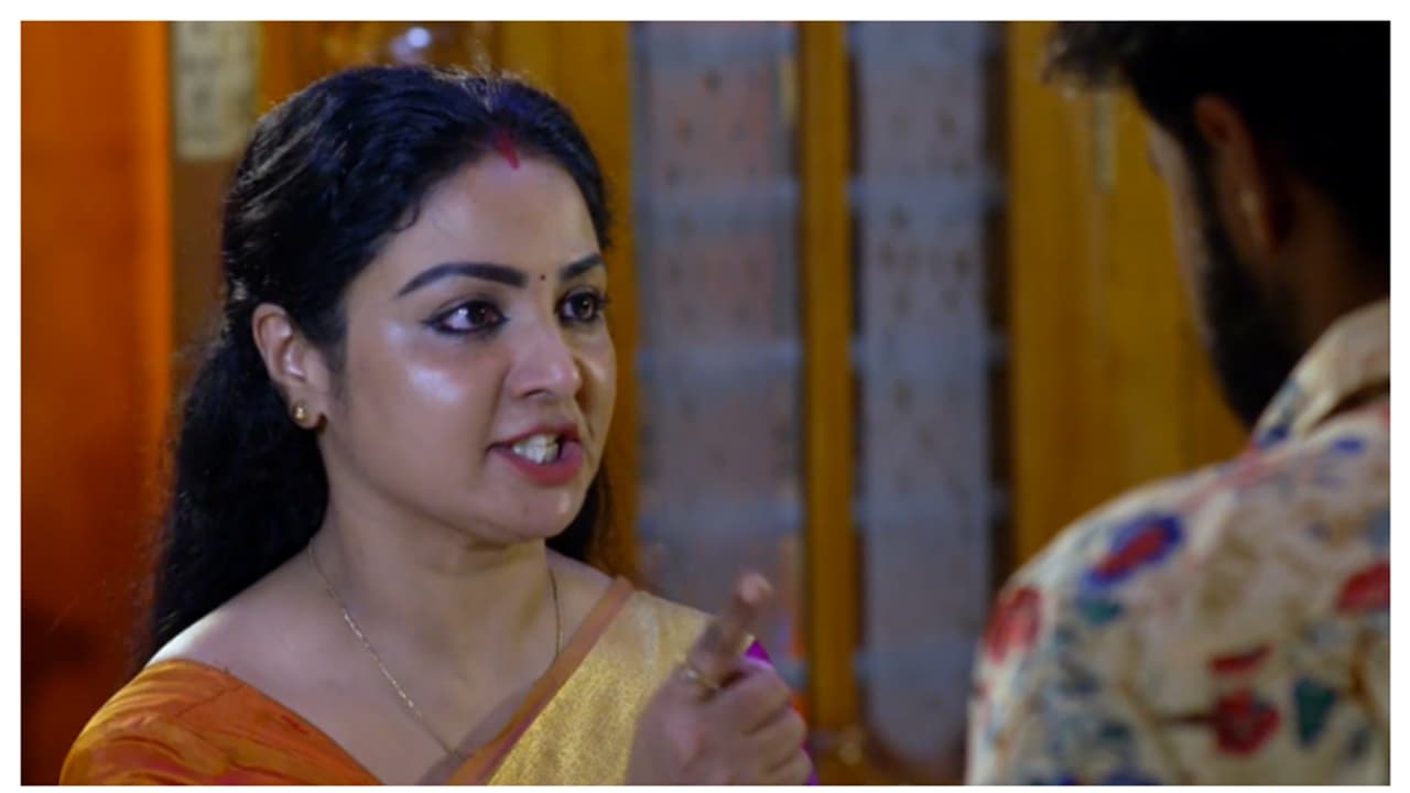 അനിയുടെ കരണത്തടിച്ച് ദേവയാനി പത്തരമാറ്റ് സീരിയൽ റിവ്യൂ അനിയുടെ കരണത്തടിച്ച് ദേവയാനി പത്തരമാറ്റ് സീരിയൽ റിവ്യൂ