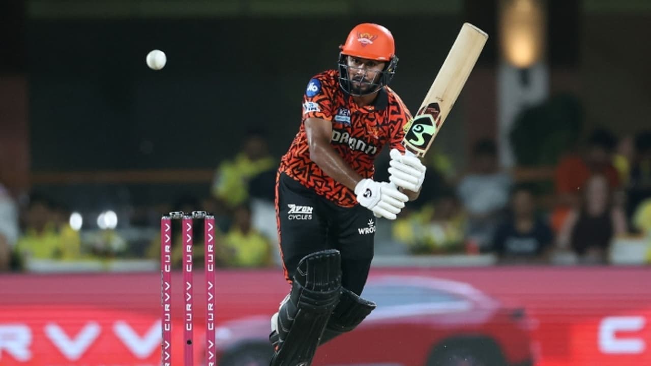 ചെന്നൈയുടെ തോല്‍വികള്‍ തുടരുന്നു; ചെപ്പോക്കില്‍ ഹൈദരാബാദിന് അഞ്ച് വിക്കറ്റ് ജയം