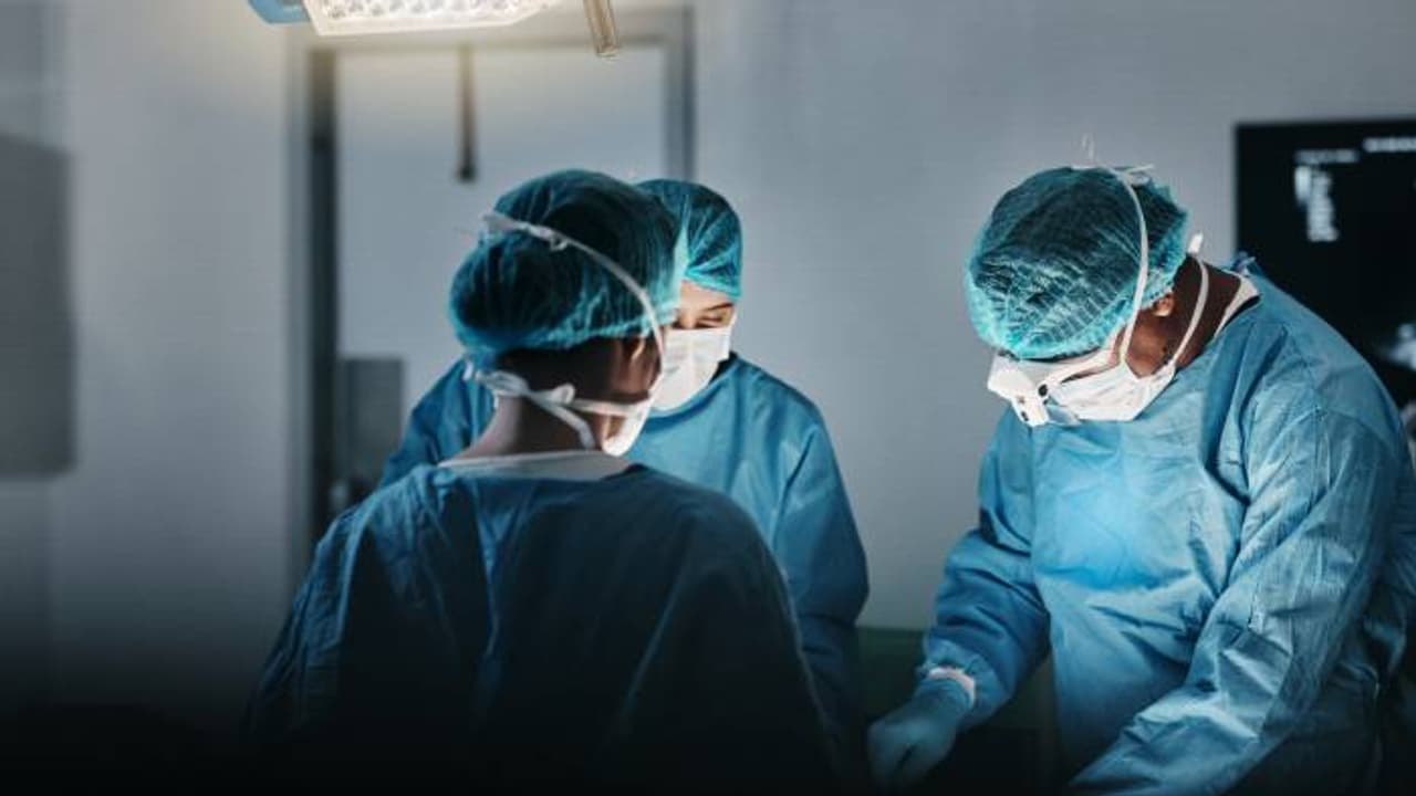 പനിയും ചുമയും വിട്ടുമാറുന്നില്ല, യുവാവിന്റെ ശ്വാസകോശത്തിൽ കണ്ടത് മൂർച്ചയുള്ള കത്തിയുടെ കഷ്ണം