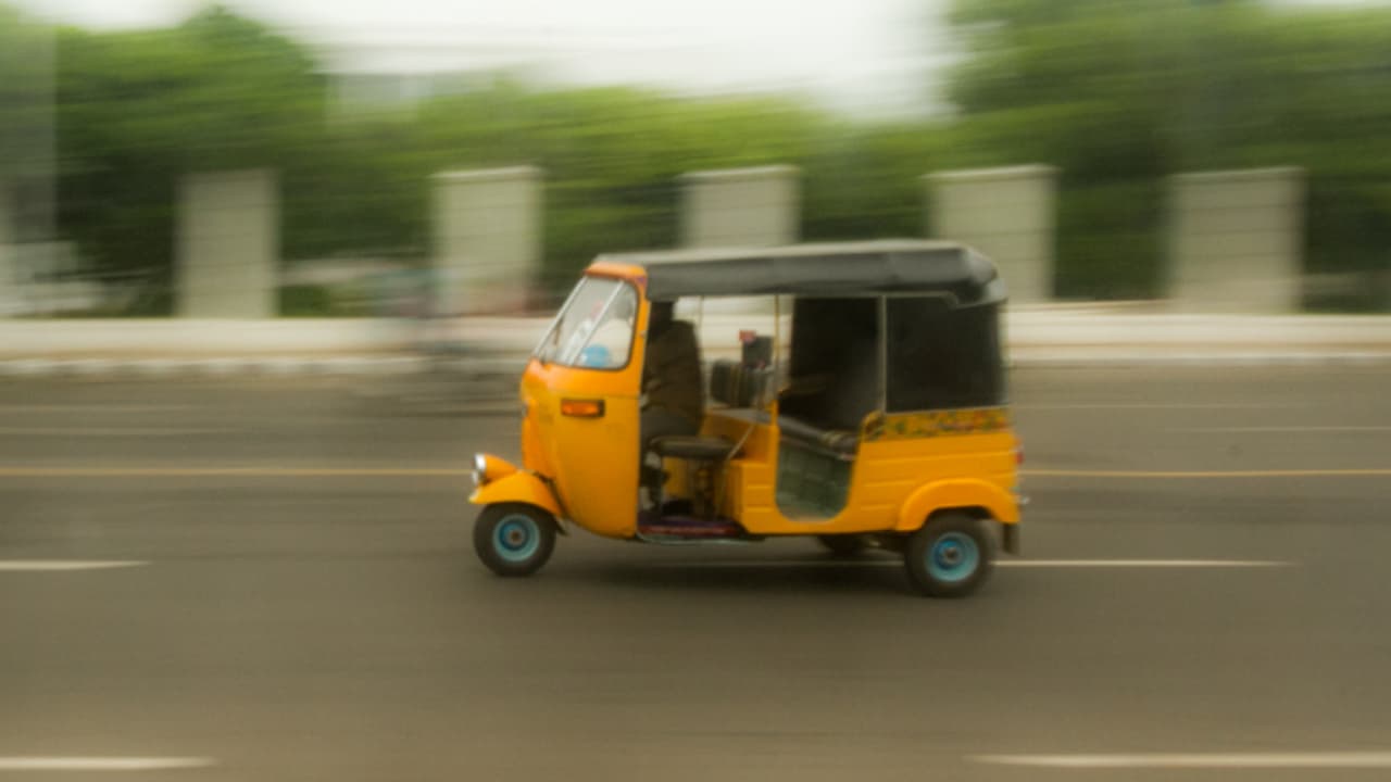 'പട്ടാപ്പകൽ ഓട്ടോ യാത്രക്കിടെ നടുക്കുന്ന സംഭവം, കണ്ടുനിന്ന ആരും സഹായിച്ചില്ല'; അനുഭവം പങ്കുവച്ച് വിദ്യാർത്ഥിനി
