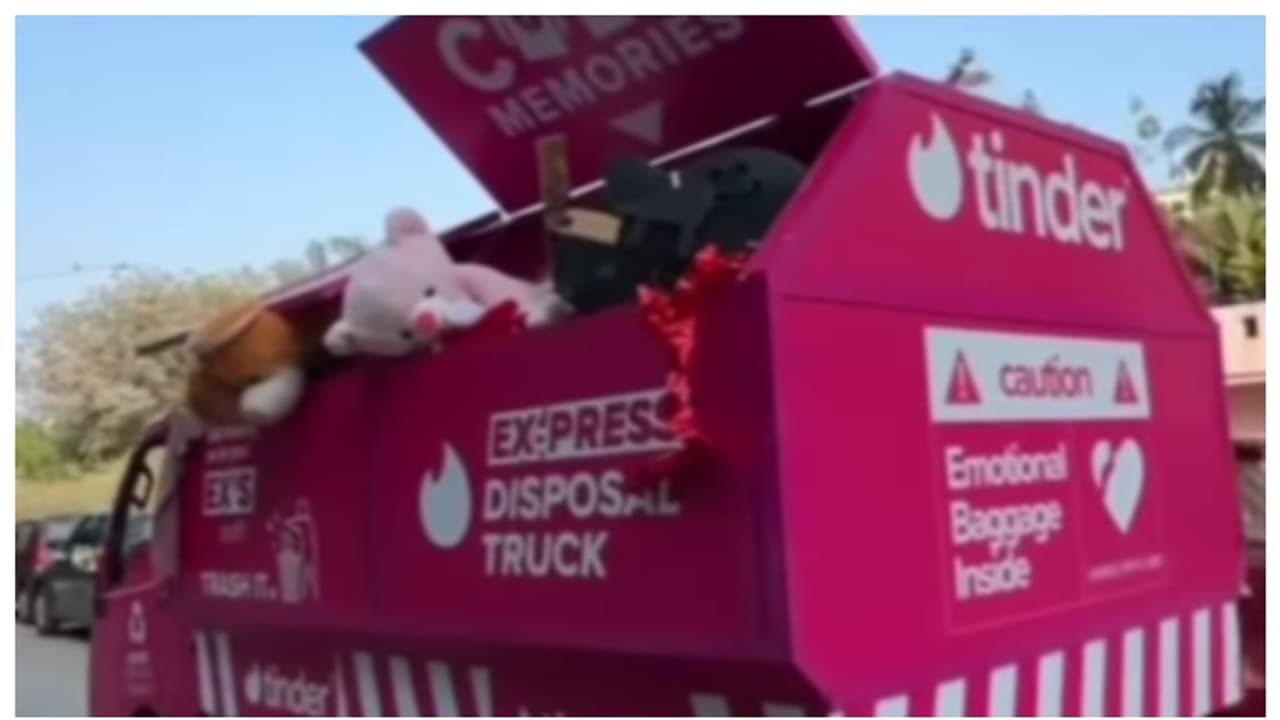 'പ്രണയ വിഴുപ്പുകൾ' എടുത്തെറിയൂ; എക്സ് പ്രസ് ഡിസ്പോസൽ ട്രക്കുമായി ടിന്‍ഡർ 