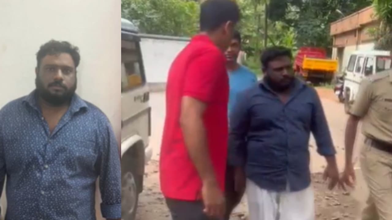 ഫേസ്ബുക്കിൽ 'പ്രമീള അഖിൽ', ഗ്രൂപ്പ് പേര് 'കാത്തു, ശ്രീക്കുട്ടി, നാട്ടിലെ പെണ്ണുങ്ങളെല്ലാം മോർഫിങ് ഇര, അറസ്റ്റ് ഫേസ്ബുക്കിൽ 'പ്രമീള അഖിൽ', ഗ്രൂപ്പ് പേര് 'കാത്തു, ശ്രീക്കുട്ടി, നാട്ടിലെ പെണ്ണുങ്ങളെല്ലാം മോർഫിങ് ഇര, അറസ്റ്റ്