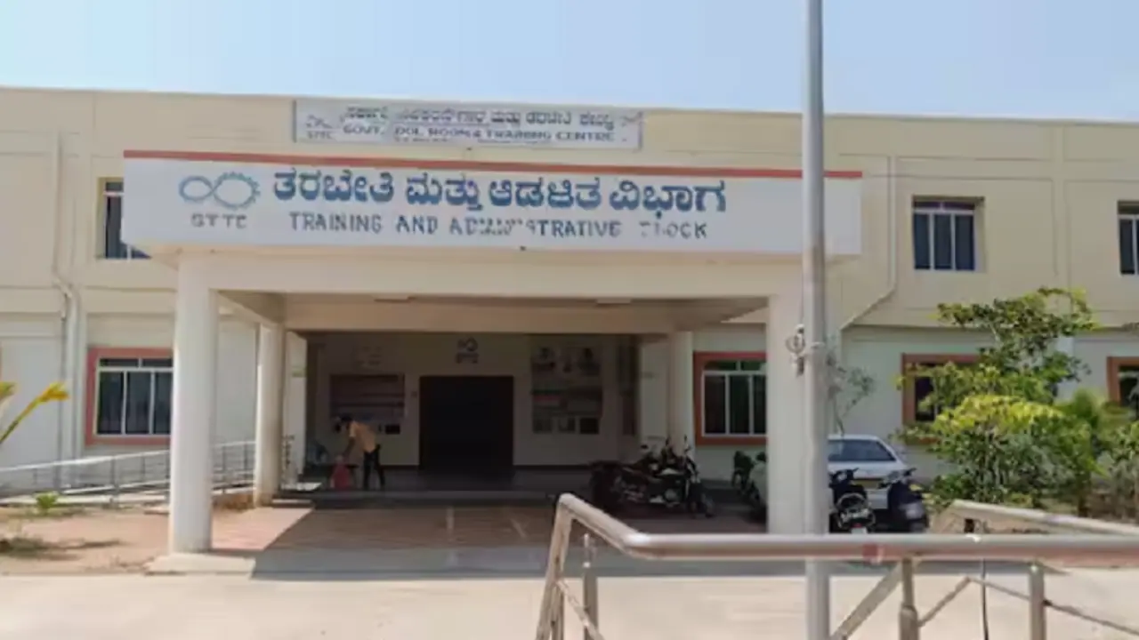 Kadechur Industrial Area: ಆರೋಗ್ಯ ಇಲಾಖೆ ವರದಿಯೇ ರೋಗಗ್ರಸ್ಥ! Kadechur Industrial Area: ಆರೋಗ್ಯ ಇಲಾಖೆ ವರದಿಯೇ ರೋಗಗ್ರಸ್ಥ!