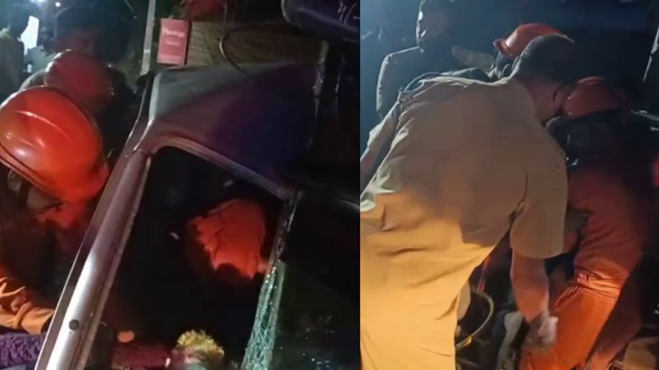 മലയാറ്റൂർ പള്ളിയിൽ നിന്ന് മടങ്ങുന്നതിനിടെ വാൻ ഇലക്ട്രിക് പോസ്റ്റിലേക്ക് ഇടിച്ച് കയറി; 2 പേർക്ക് പരിക്കേറ്റു