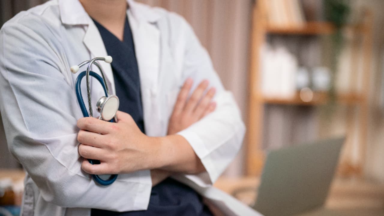 സേനകളിൽ 400 മെഡിക്കൽ ഓഫീസർ ഒഴിവുകൾ, മേയ് 12 വരെ അപേക്ഷിക്കാം സേനകളിൽ 400 മെഡിക്കൽ ഓഫീസർ ഒഴിവുകൾ, മേയ് 12 വരെ അപേക്ഷിക്കാം