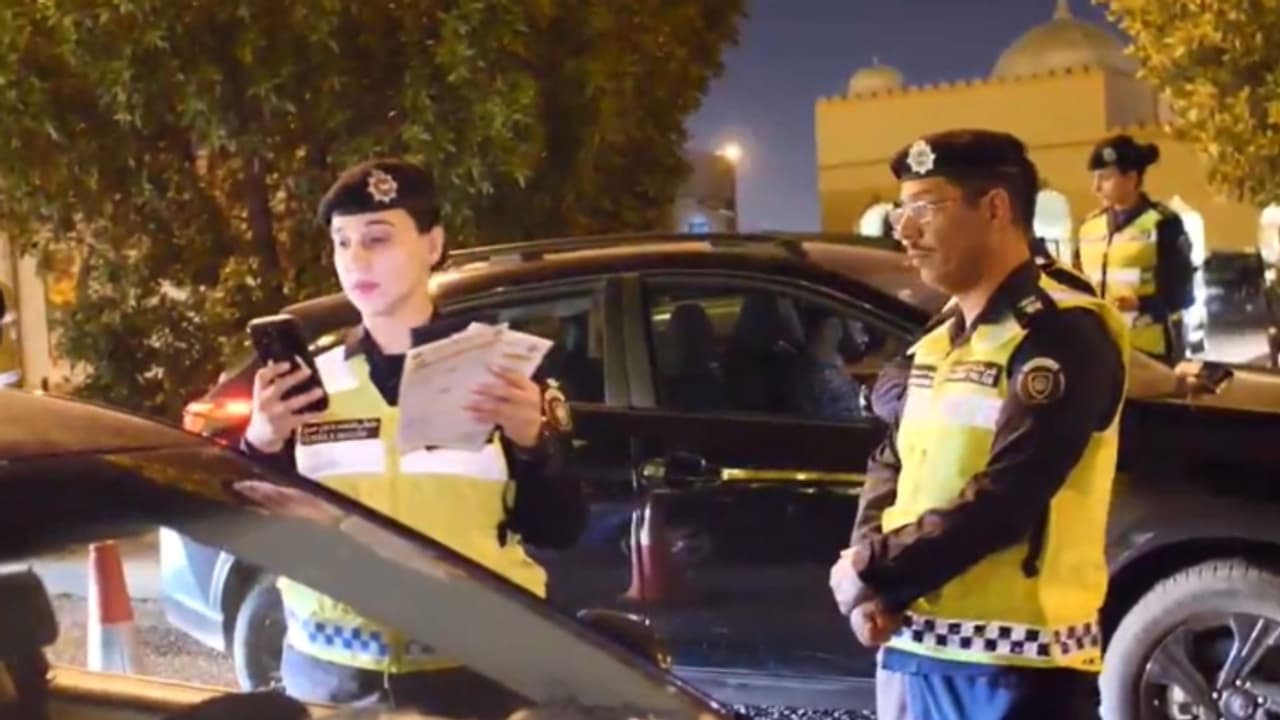 സുരക്ഷാ, ട്രാഫിക് പരിശോധന; കുവൈത്തിലെ ഖൈത്താനിൽ 13 പേർ അറസ്റ്റിൽ സുരക്ഷാ, ട്രാഫിക് പരിശോധന; കുവൈത്തിലെ ഖൈത്താനിൽ 13 പേർ അറസ്റ്റിൽ