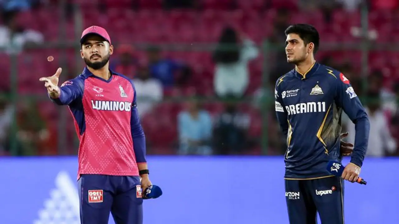 टॉस जीतकर RR ने गेंदबाजी चुनी टॉस जीतकर RR ने गेंदबाजी चुनी