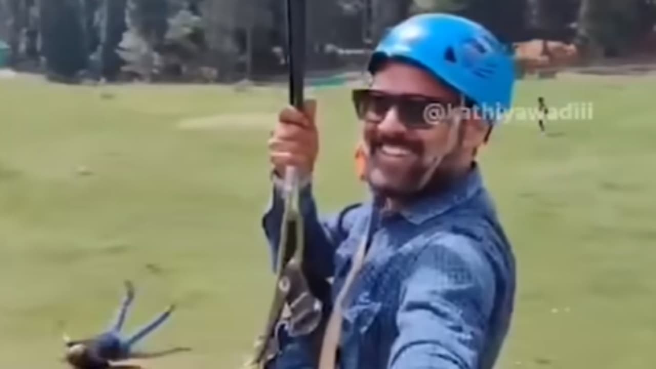 ഒന്നും അറിയാതെ സിപ്പ് ലൈനിൽ ചിരിച്ചുകൊണ്ട് യാത്ര, പകർത്തിയ ദൃശ്യങ്ങളിൽ പഹൽഗാമിൽ വെടിയേറ്റ് വീഴുന്ന സഞ്ചാരികൾ ഒന്നും അറിയാതെ സിപ്പ് ലൈനിൽ ചിരിച്ചുകൊണ്ട് യാത്ര, പകർത്തിയ ദൃശ്യങ്ങളിൽ പഹൽഗാമിൽ വെടിയേറ്റ് വീഴുന്ന സഞ്ചാരികൾ