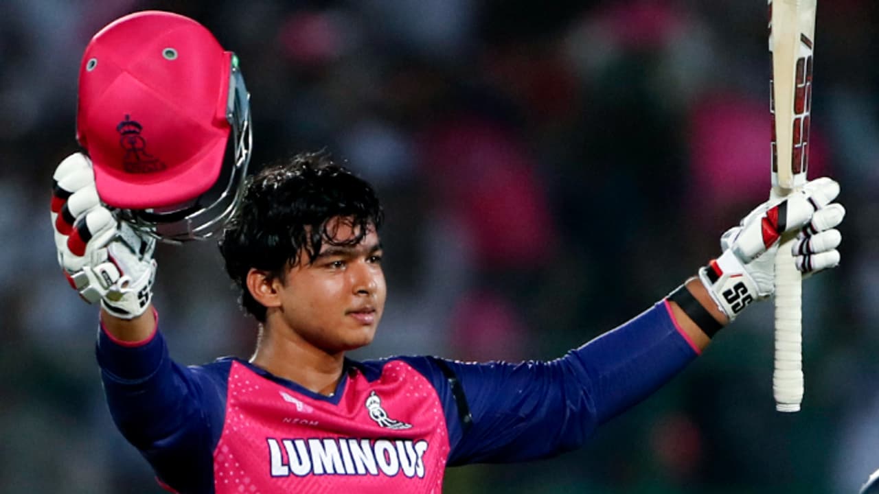 ഫിയര്ലെസ് ഹിറ്റിംഗ്! വൈഭവ് സൂര്യവന്ഷിയെ വാഴ്ത്തി സാക്ഷാല് സച്ചിന് ടെന്ഡുല്ക്കര്, പ്രതികരണങ്ങള് ഫിയര്ലെസ് ഹിറ്റിംഗ്! വൈഭവ് സൂര്യവന്ഷിയെ വാഴ്ത്തി സാക്ഷാല് സച്ചിന് ടെന്ഡുല്ക്കര്, പ്രതികരണങ്ങള്