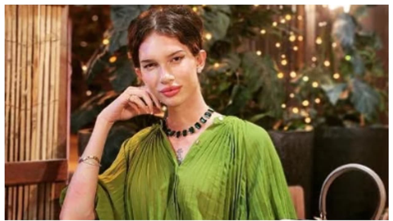 പൂച്ചയെ പോലെയാകാൻ പൊടിച്ചത് 6 ലക്ഷം; ഒടുവിൽ മണ്ടത്തരമായെന്ന് യുവതിയുടെ ഏറ്റുപറച്ചില് പൂച്ചയെ പോലെയാകാൻ പൊടിച്ചത് 6 ലക്ഷം; ഒടുവിൽ മണ്ടത്തരമായെന്ന് യുവതിയുടെ ഏറ്റുപറച്ചില്