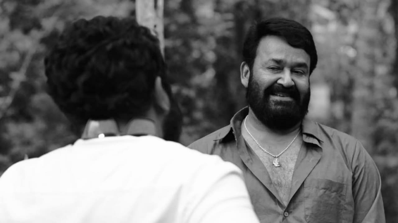 'എല്ലാവരും റെഡിയായിക്കോളൂ, തിമിര്ത്താടാൻ', തുടരും സംവിധായകൻ തരുണ് മൂര്ത്തി 'എല്ലാവരും റെഡിയായിക്കോളൂ, തിമിര്ത്താടാൻ', തുടരും സംവിധായകൻ തരുണ് മൂര്ത്തി