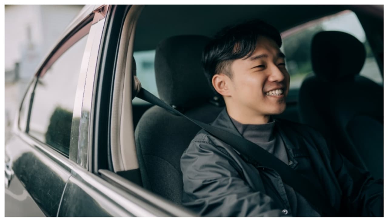 സ്വന്തമായുള്ളത് നാല് നിലയുള്ള വീട്, പക്ഷേ, ചൈനീസ് ടെക്കിയുടെ താമസം ഇലക്ട്രിക്ക് കാറില്; അതിനൊരു കാരണമുണ്ട് സ്വന്തമായുള്ളത് നാല് നിലയുള്ള വീട്, പക്ഷേ, ചൈനീസ് ടെക്കിയുടെ താമസം ഇലക്ട്രിക്ക് കാറില്; അതിനൊരു കാരണമുണ്ട്