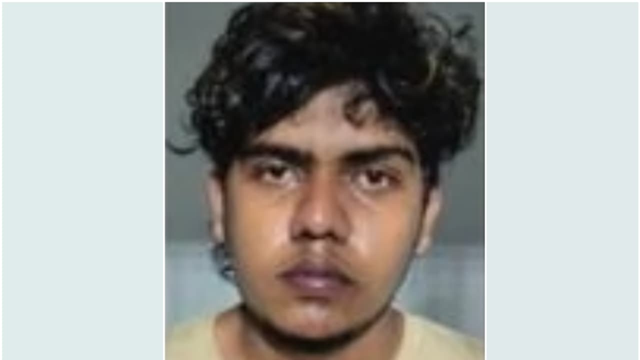 അനിയന് സ്വപ്ന ബൈക്ക് സമ്മാനിച്ച് ചേട്ടൻ, പണം വന്ന വഴി കണ്ടെത്തി പൊലീസ്; പിന്നാലെ യമഹ എഫ്സി കണ്ടുകെട്ടി അനിയന് സ്വപ്ന ബൈക്ക് സമ്മാനിച്ച് ചേട്ടൻ, പണം വന്ന വഴി കണ്ടെത്തി പൊലീസ്; പിന്നാലെ യമഹ എഫ്സി കണ്ടുകെട്ടി