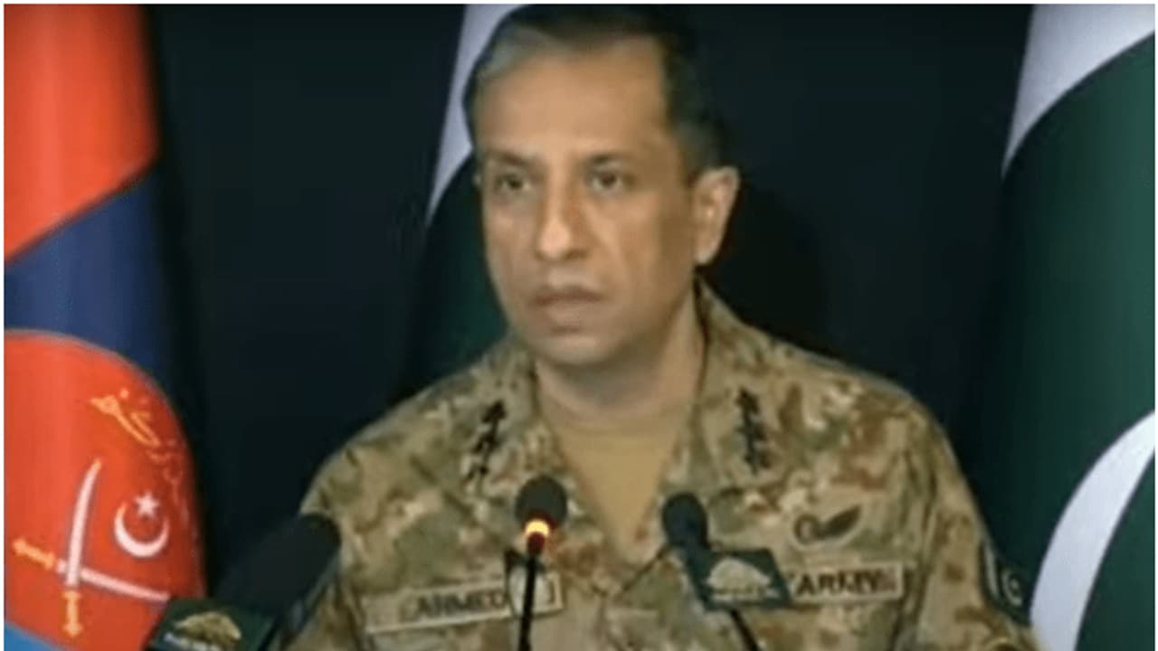 ഇന്ത്യൻ പരിശീലനം ലഭിച്ച ഭീകരനെ പിടിച്ചെന്ന് പാകിസ്ഥാൻ; ഇന്ത്യയെ കുറ്റപ്പെടുത്താൻ അവകാശവാദവുമായി അഹമ്മദ് ഷരീഫ്