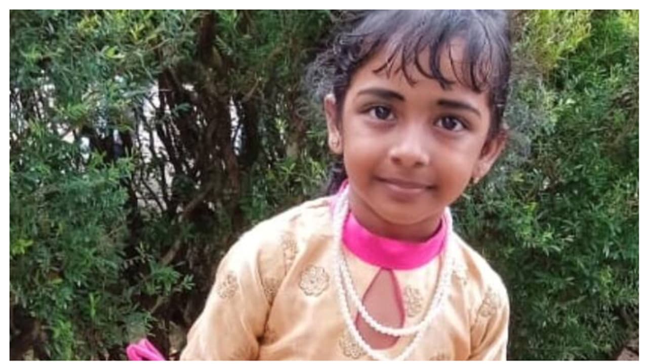 പേവിഷബാധയേറ്റ് കുട്ടി മരിച്ച സംഭവം; കോഴിക്കോട് മെഡിക്കൽ കോളേജിനെതിരെ ആരോപണവുമായി പിതാവ് പേവിഷബാധയേറ്റ് കുട്ടി മരിച്ച സംഭവം; കോഴിക്കോട് മെഡിക്കൽ കോളേജിനെതിരെ ആരോപണവുമായി പിതാവ്