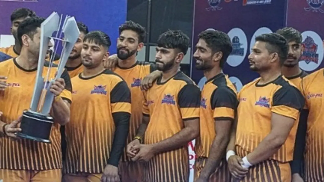 ഇന്ത്യന് പ്രവാസി കബഡി ലീഗ്: പുരുഷ വിഭാഗം കിരീടം മറാത്തി വള്ച്ചേഴ്സിന്, ലയണ്സിനെ തോല്പ്പിച്ചു ഇന്ത്യന് പ്രവാസി കബഡി ലീഗ്: പുരുഷ വിഭാഗം കിരീടം മറാത്തി വള്ച്ചേഴ്സിന്, ലയണ്സിനെ തോല്പ്പിച്ചു