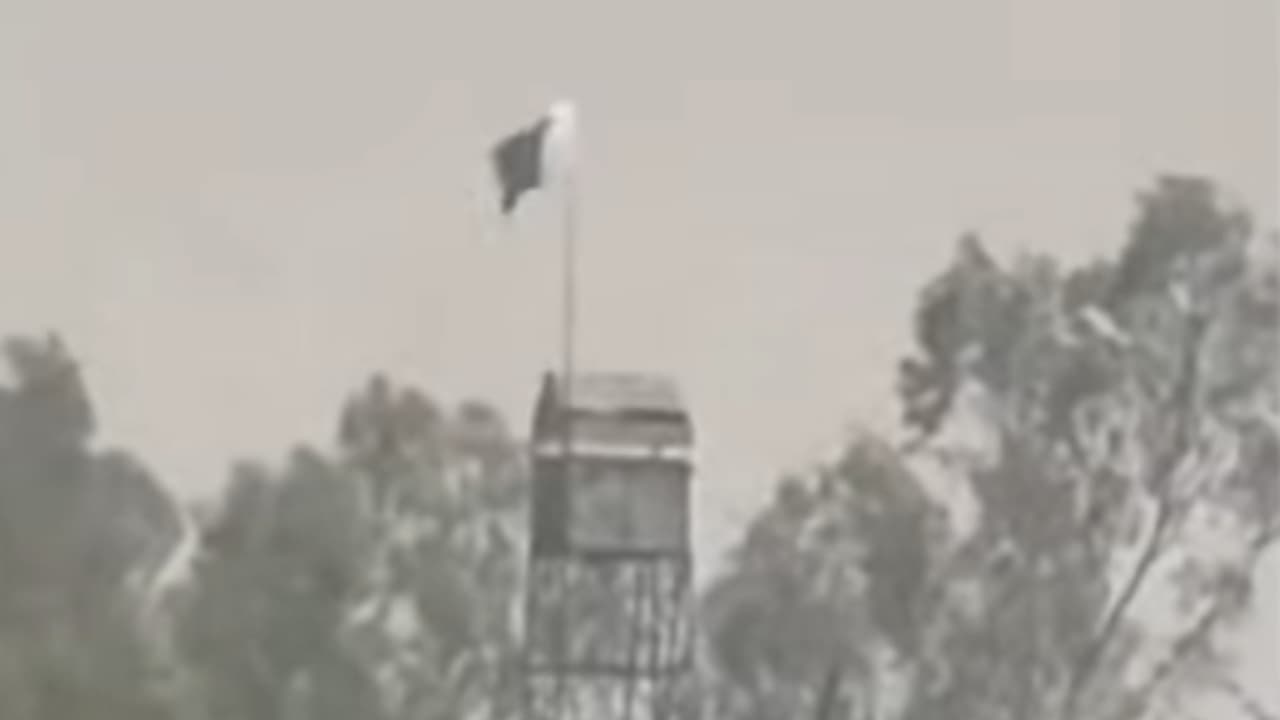 ജമ്മുവിലെ അന്താരാഷ്ട്ര അതിർത്തി മേഖലയിൽ വീണ്ടും പാക് പതാക ഉയർത്തി