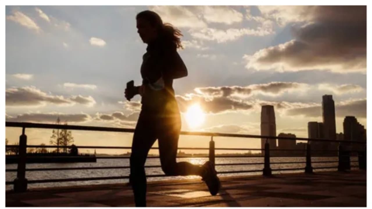 Health Tips : 40 കഴിഞ്ഞാൽ ആരോ​ഗ്യത്തോടെയിരിക്കാൻ ശ്രദ്ധിക്കേണ്ട ചില കാര്യങ്ങൾ