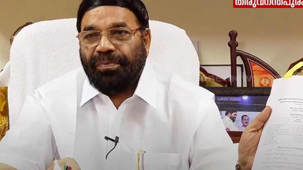 പ്രതിപക്ഷ നേതാവിനും വേദിയിൽ ഇരിപ്പിടം, ലിസ്റ്റ് കാണിച്ച് മന്ത്രി; 'ഗവർണർക്ക് പോലും പ്രസംഗിക്കാൻ അനുമതിയില്ല'