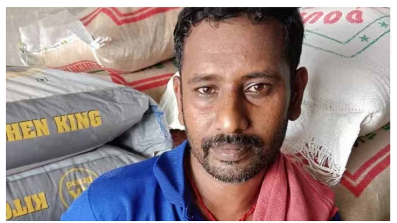 വാഹനാപകടത്തിൽ ചുമട്ടുതൊഴിലാളിക്ക് ദാരുണാന്ത്യം വാഹനാപകടത്തിൽ ചുമട്ടുതൊഴിലാളിക്ക് ദാരുണാന്ത്യം