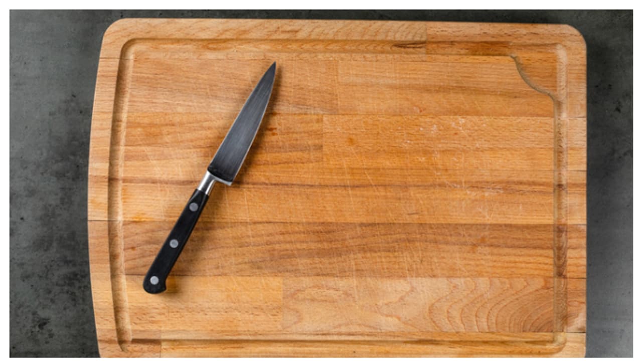 കട്ടിങ് ബോർഡ് ഉപയോഗിക്കുമ്പോൾ ഇങ്ങനെ ചെയ്യരുത്; കാര്യം ഇതാണ്