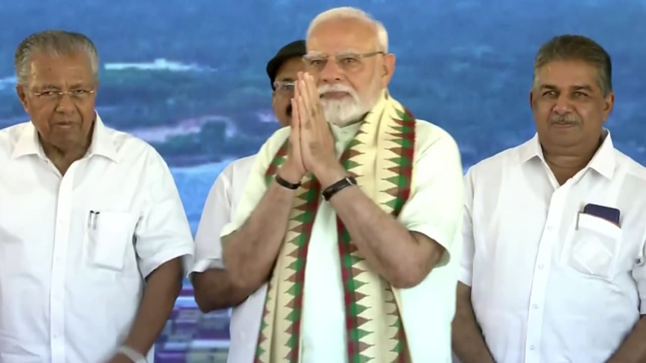 രാഷ്ട്രീയ ഒളിയമ്പുകൾക്ക് വേദിയായി വിഴിഞ്ഞത്തെ ചടങ്ങ്; രാഹുലിനെതിരെ മോദി, ഇടതിൻ്റെ പദ്ധതിയെന്ന് മുഖ്യമന്ത്രി