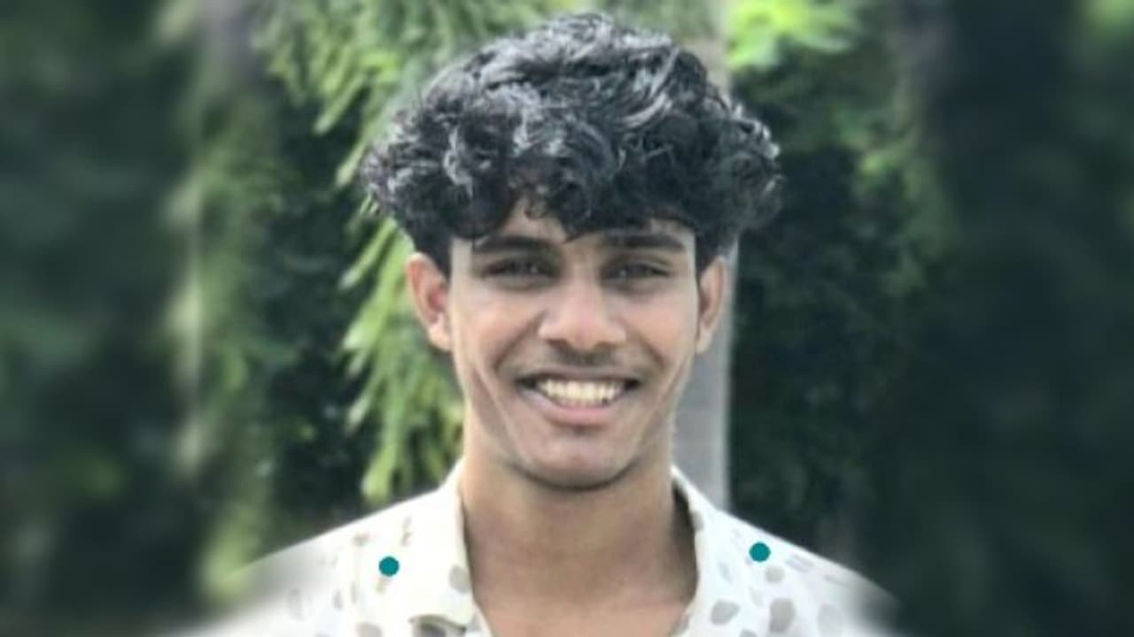 ബൈക്കും സ്വകാര്യ ബസ്സും തമ്മിൽ കൂട്ടിയിടിച്ചു; ചികിത്സയിലായിരുന്ന വിദ്യാർത്ഥി മരിച്ചു, ഒരാൾക്ക് പരിക്ക് ബൈക്കും സ്വകാര്യ ബസ്സും തമ്മിൽ കൂട്ടിയിടിച്ചു; ചികിത്സയിലായിരുന്ന വിദ്യാർത്ഥി മരിച്ചു, ഒരാൾക്ക് പരിക്ക്