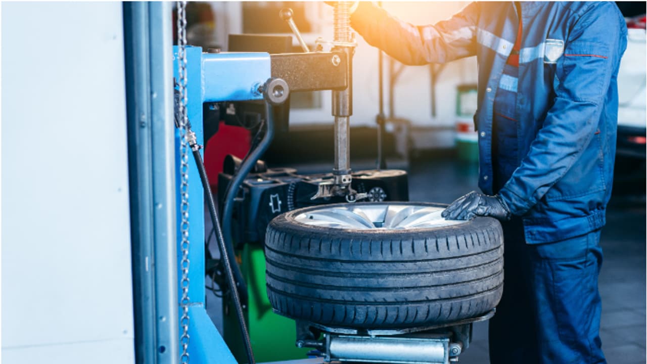 പരസ്യങ്ങളിൽ കാറുകളുടെയും സ്പെയർപാർട്സുകളുടെയും വില നൽകണം; നിർദ്ദേശവുമായി ഖത്തർ വാണിജ്യ വ്യവസായ മന്ത്രാലയം പരസ്യങ്ങളിൽ കാറുകളുടെയും സ്പെയർപാർട്സുകളുടെയും വില നൽകണം; നിർദ്ദേശവുമായി ഖത്തർ വാണിജ്യ വ്യവസായ മന്ത്രാലയം