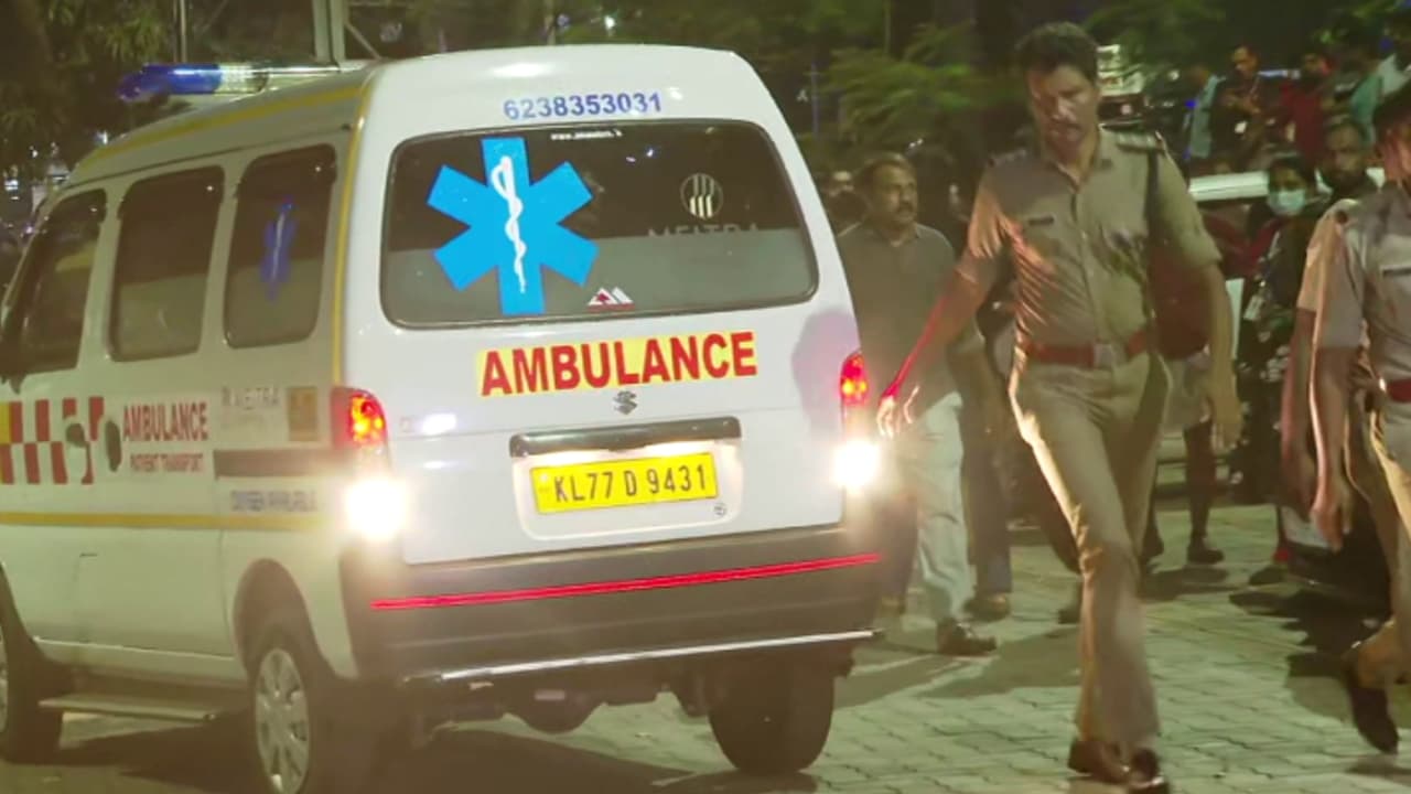 കോഴിക്കോട് മെഡിക്കൽ കോളേജ് അപകടം: അഞ്ച് പേരുടെ മരണത്തിൽ പൊലീസ് കേസെടുത്തു കോഴിക്കോട് മെഡിക്കൽ കോളേജ് അപകടം: അഞ്ച് പേരുടെ മരണത്തിൽ പൊലീസ് കേസെടുത്തു