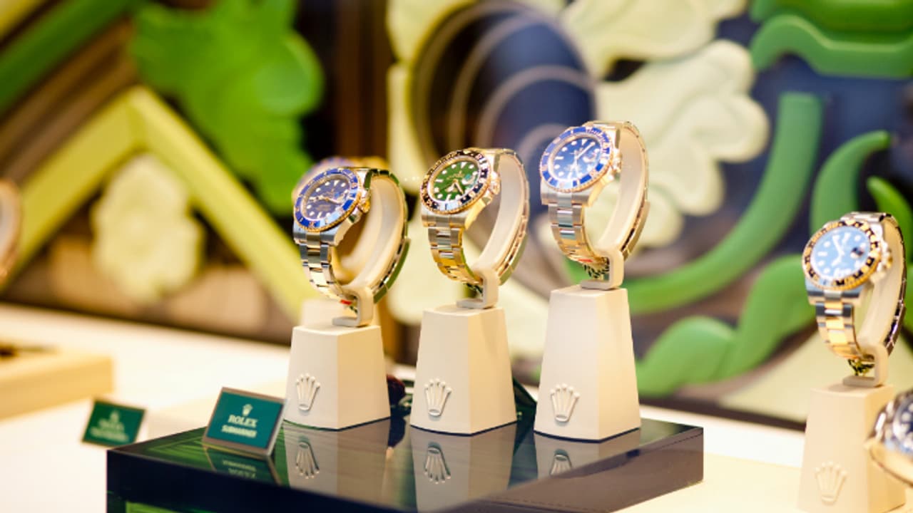 19 ലക്ഷത്തിന്‍റെ റോളക്സ് വാച്ച് ഷൂബോക്സിൽ മറന്നുവെച്ചു, സിസിടിവി പരിശോധിച്ചപ്പോൾ കണ്ടത് ഒരു സ്ത്രീയെ, പിടികൂടി