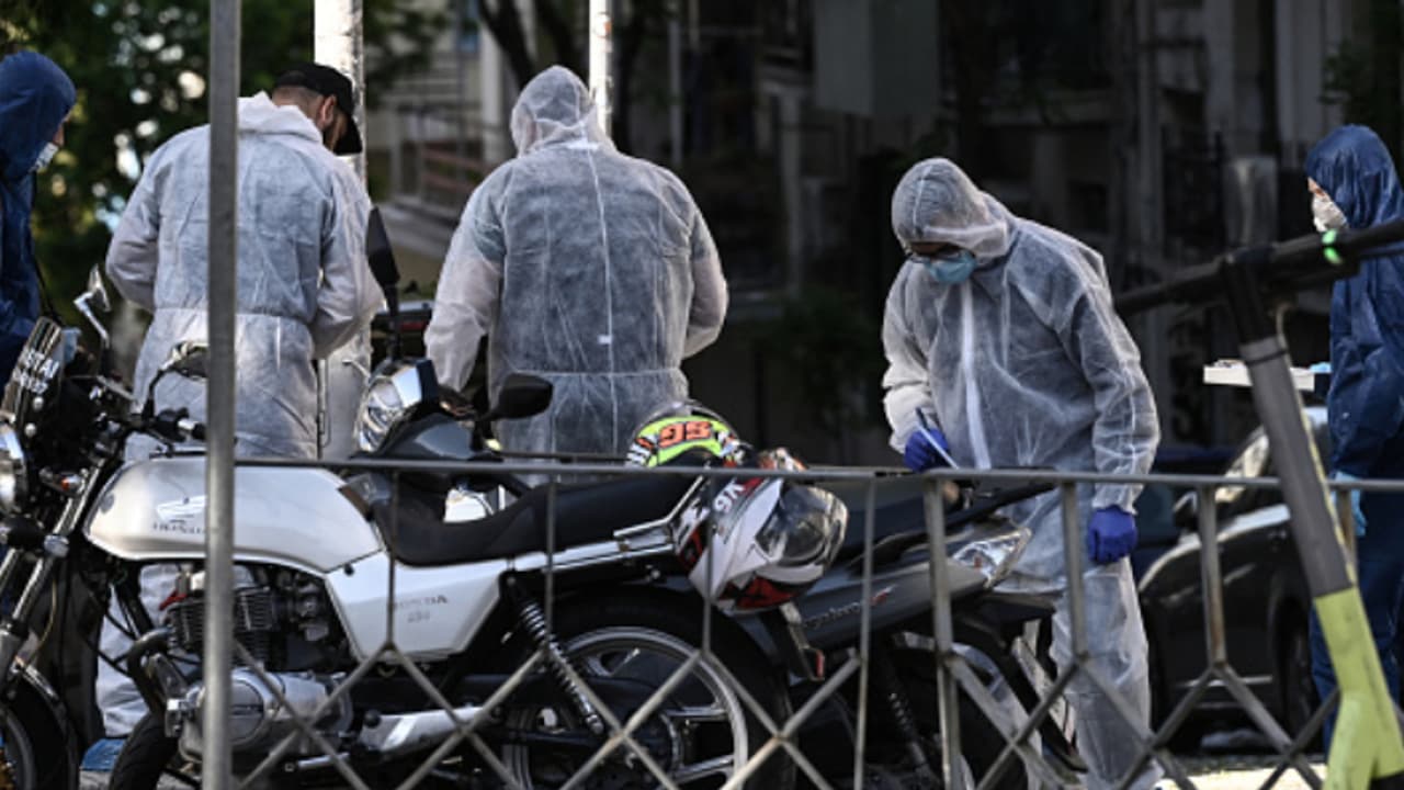 നിരവധി കൊള്ളകളിലെ പ്രതി, ബാങ്കിൽ ബോംബ് വയ്ക്കാനുള്ള ശ്രമത്തിനിടെ സ്ഫോടനം, 38കാരി കൊല്ലപ്പെട്ടു നിരവധി കൊള്ളകളിലെ പ്രതി, ബാങ്കിൽ ബോംബ് വയ്ക്കാനുള്ള ശ്രമത്തിനിടെ സ്ഫോടനം, 38കാരി കൊല്ലപ്പെട്ടു