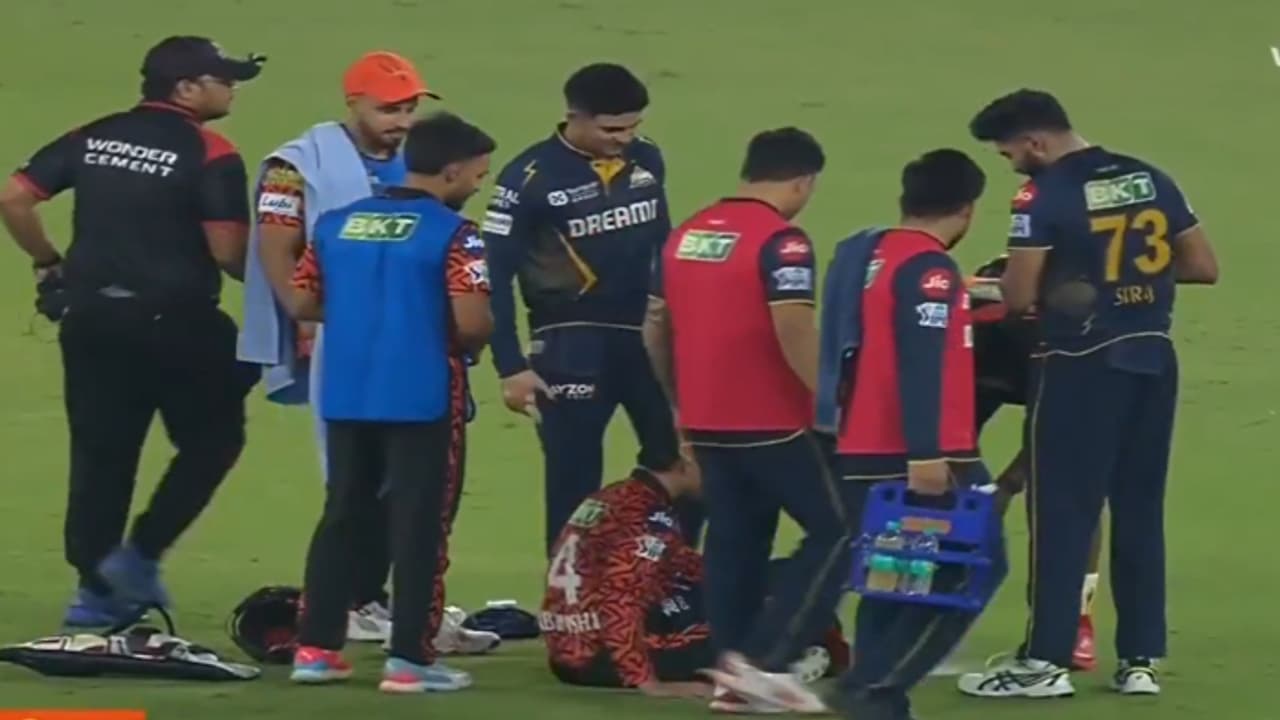 പോണപോക്കില് അഭിഷേക് ശര്മക്കിട്ടൊരു 'ചവിട്ടും' കൊടുത്ത് ശുഭ്മാന് ഗില് പോണപോക്കില് അഭിഷേക് ശര്മക്കിട്ടൊരു 'ചവിട്ടും' കൊടുത്ത് ശുഭ്മാന് ഗില്