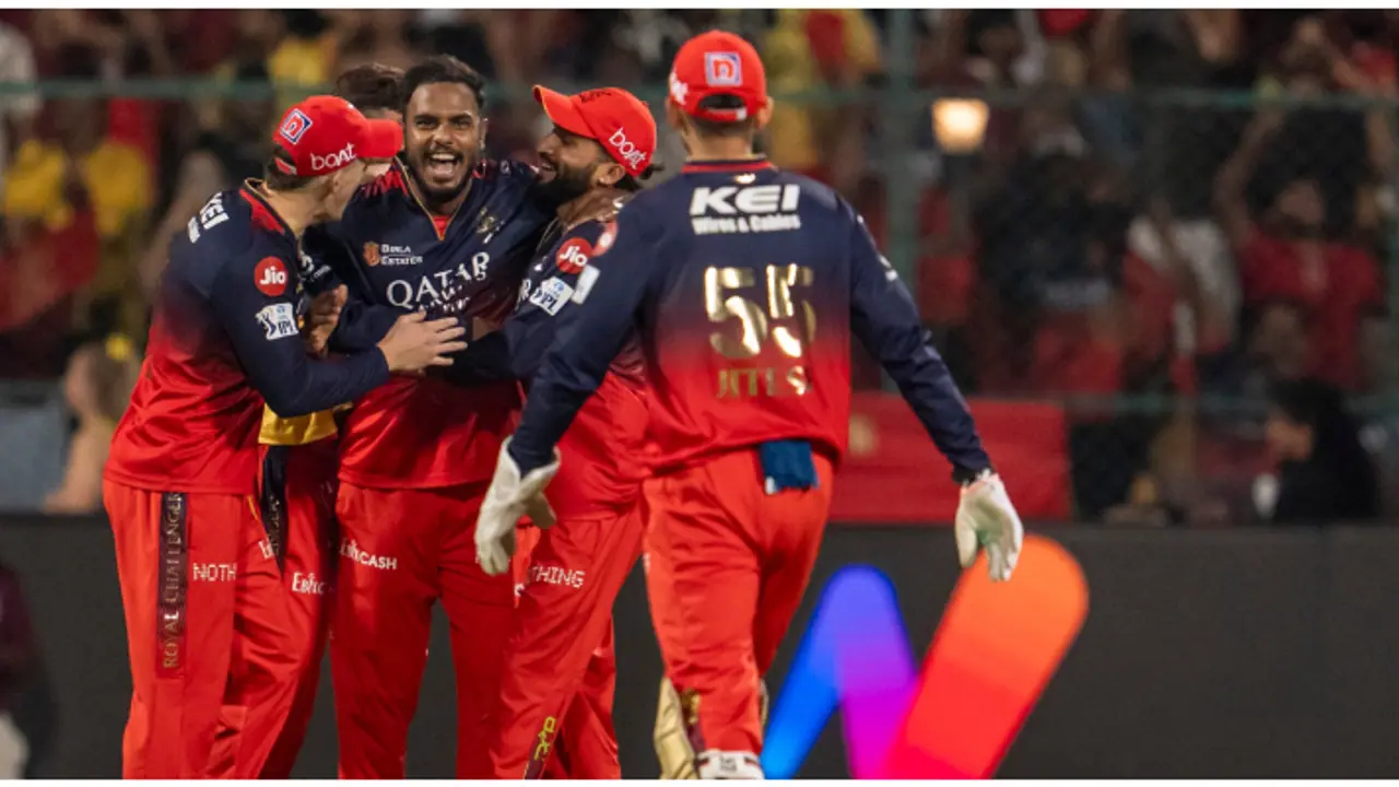 ലാസ്റ്റ് ബോൾ ത്രില്ലറിൽ ജയിച്ചുകയറി ആര്‍സിബി; ചെന്നൈയെ മുട്ടുകുത്തിച്ചത് 2 റൺസിന്